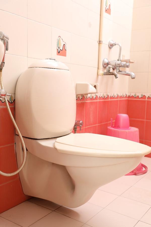 Hotel Queens Comfort Májszúr Kültér fotó